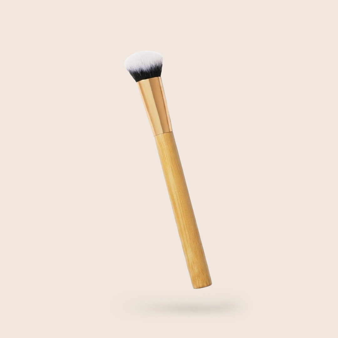 Pinceau pour appliquer le correcteur CC