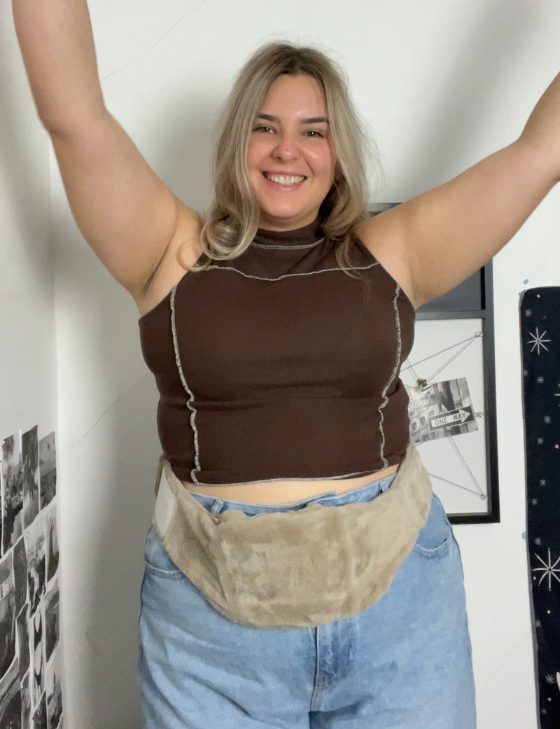 Photographie d’utilisation publiée par Hugger Comfort — housse portée autour de la taille