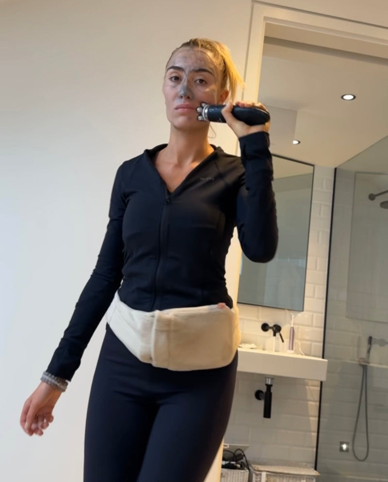 Photographie d’utilisation publiée par Hugger Comfort — housse portée autour de la taille