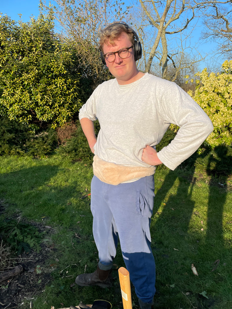 Photographie d’utilisation publiée par Hugger Comfort — housse portée autour de la taille