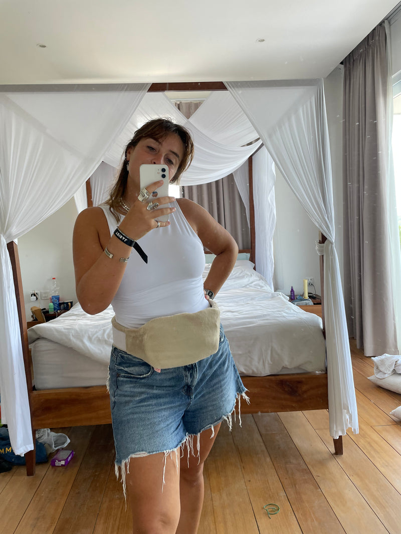 Photographie d’utilisation publiée par Hugger Comfort — housse portée autour de la taille