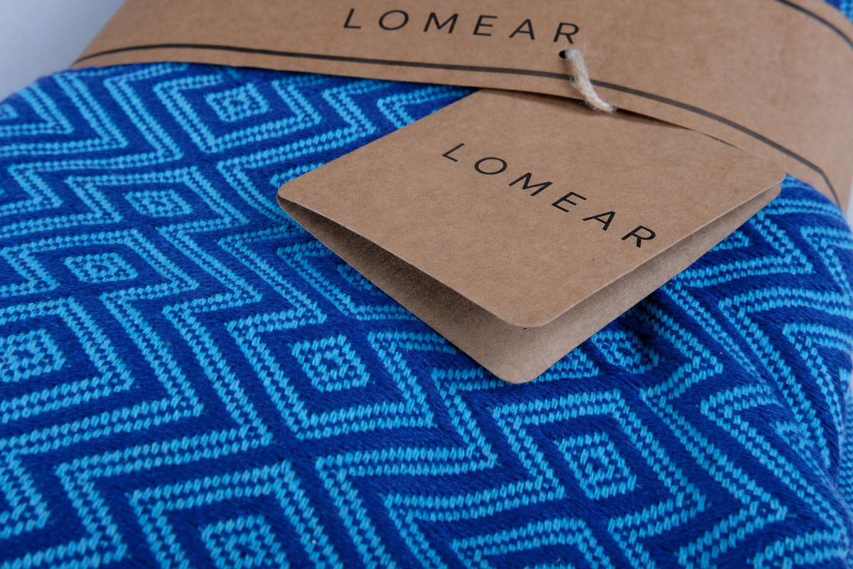 Détail du tissage à losanges bleu